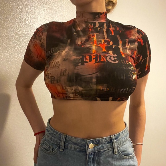 PTL DESIGN PRINT HIGH NECK SHORT SLEEVE CROP TOP - Picture 2 of 3